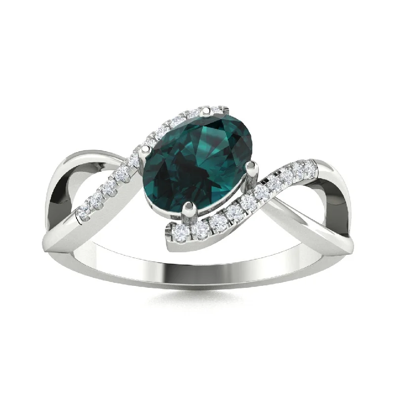 14KT Gold Oval Alexandrite and Diamond Ring (Alexandrite 0.91 cts. White Diamond 0.08 cts.)