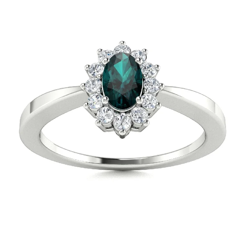 14KT Gold Oval Brilliant Natural Alexandrite and Diamond Ring (Alexandrite 0.30 cts. White Diamonds 0.10 .cts)