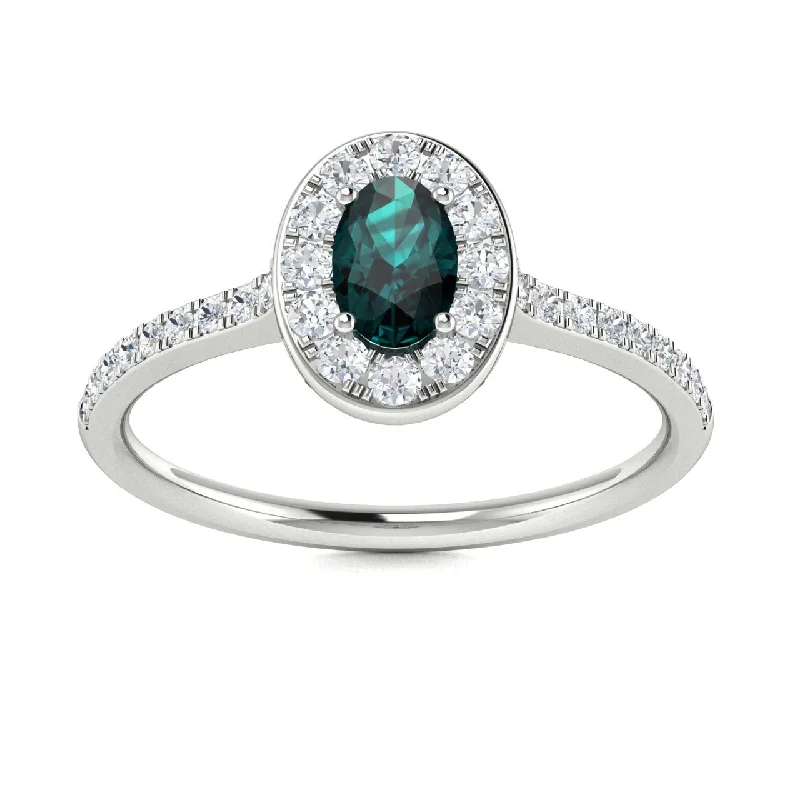 14Kt Gold Oval Brilliant Natural Alexandrite and Diamond Ring (Alexandrite 0.30 cts. White Diamonds 0.20 cts.)