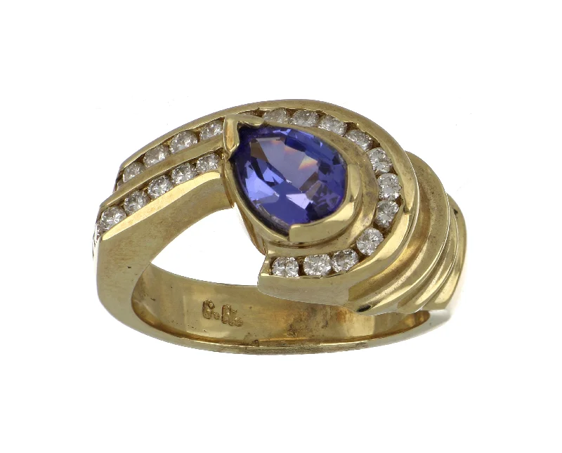 Tanzanite Ladies Ring (Tanzanite 1.28 cts. White Diamond 0.58 cts.)