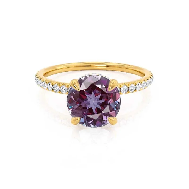 LIVELY - Chatham® Round Alexandrite 18k Yellow Gold Petite Hidden Halo Pavé Shoulder Set Ring